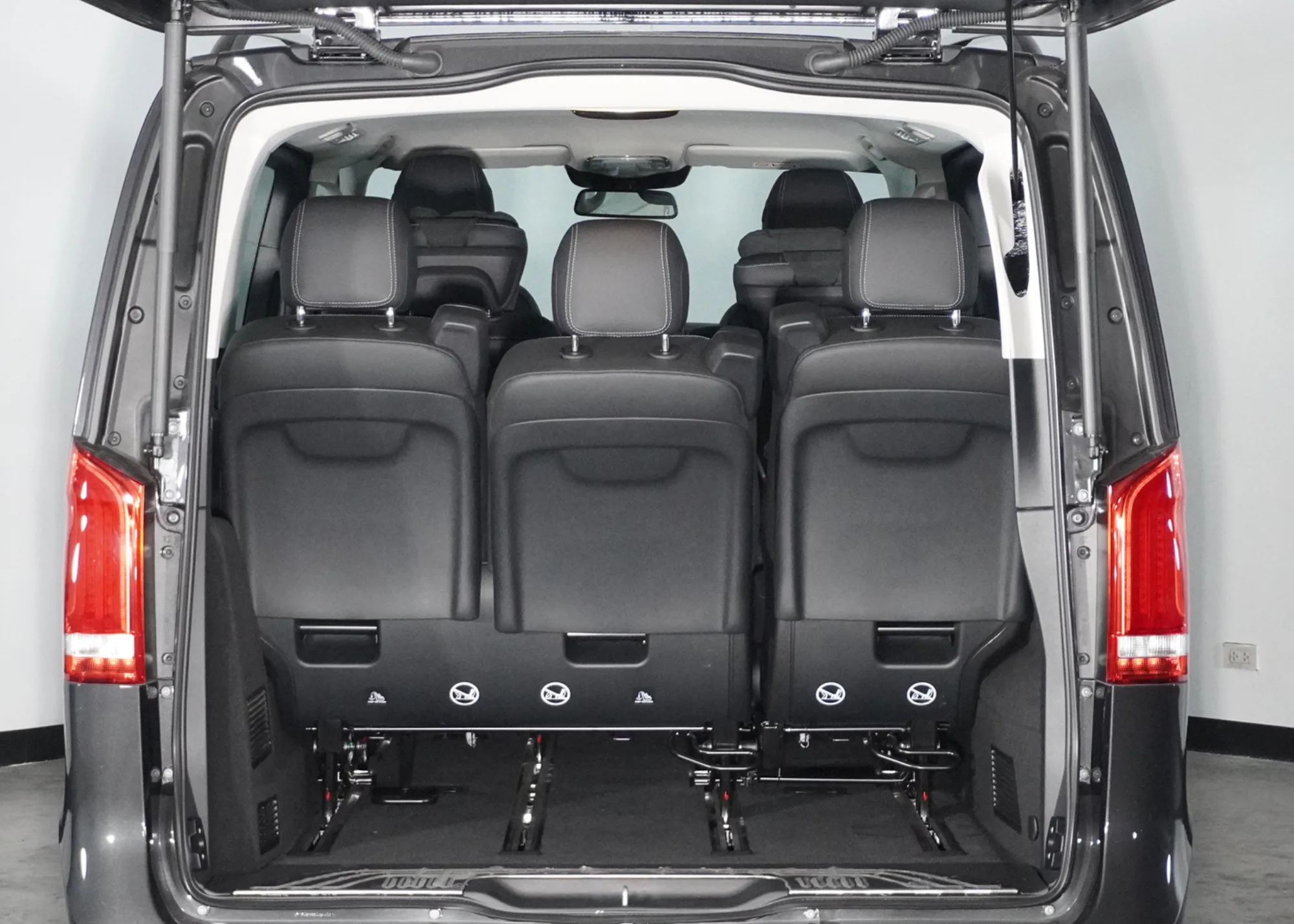 V-Class Interior Trunk